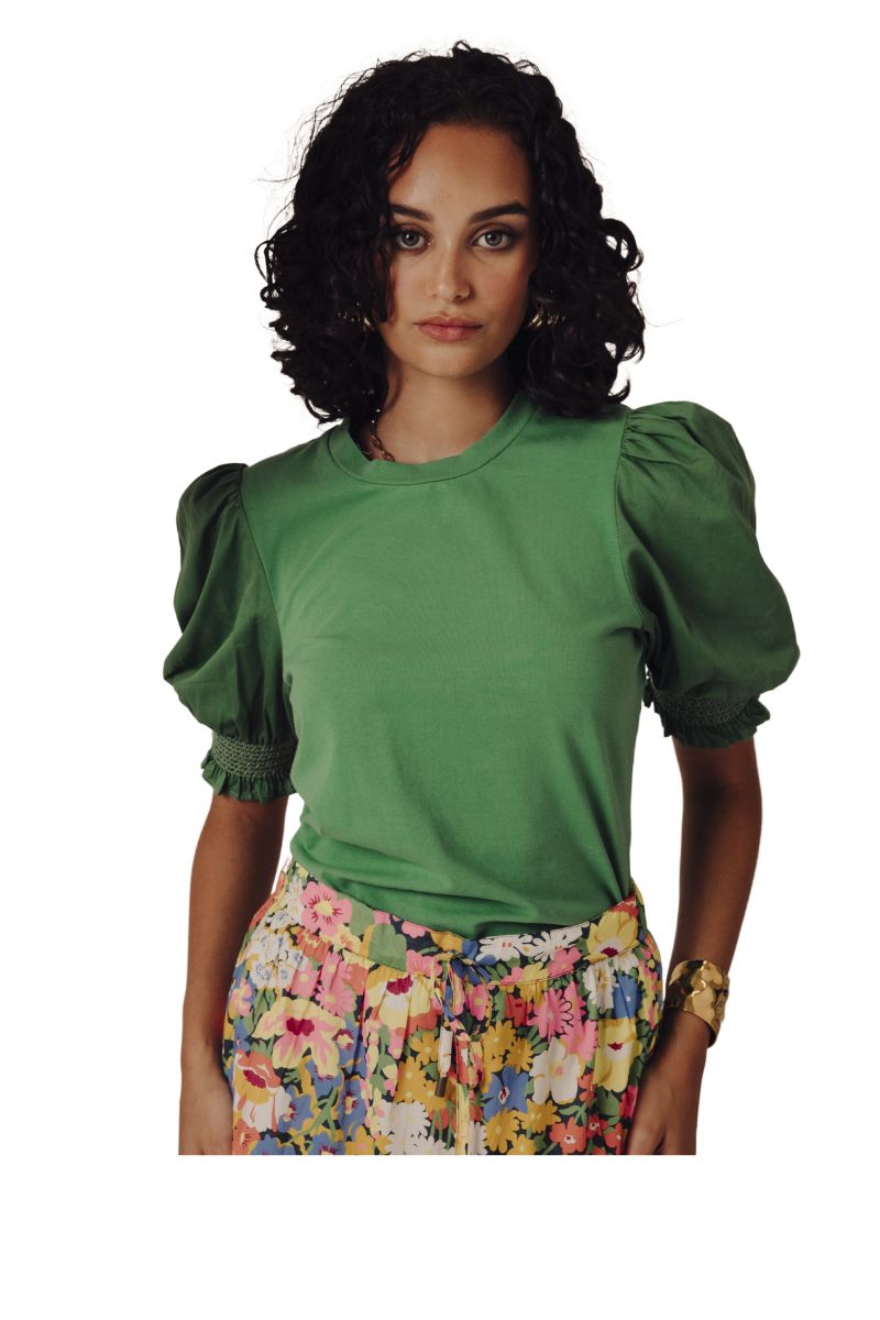 Esme Tee