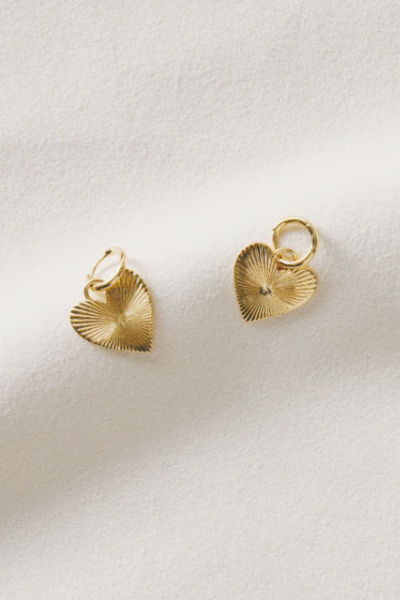 HART - Small Ribbed Heart of Gold Huggies