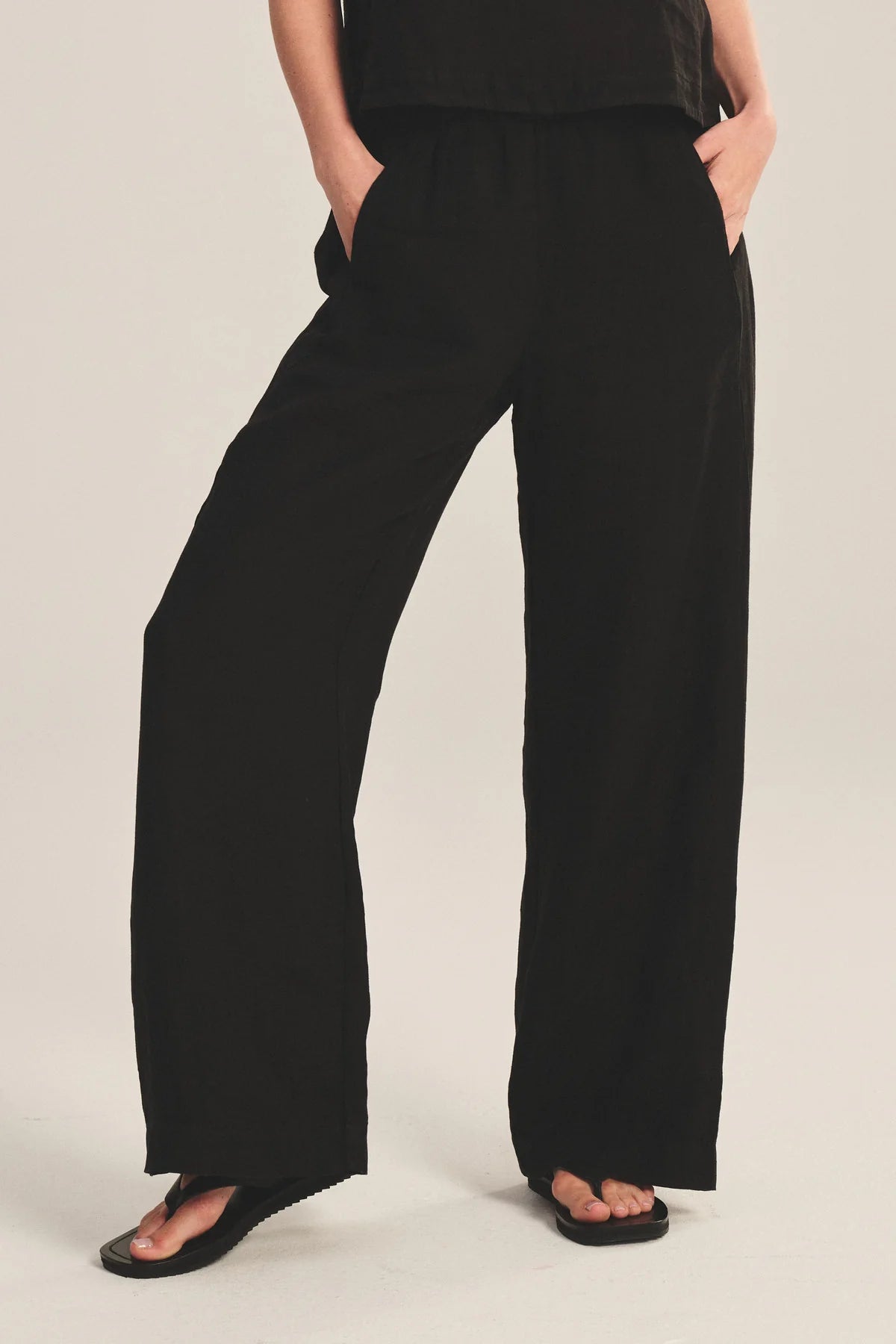 Lola Linen Pant in Black